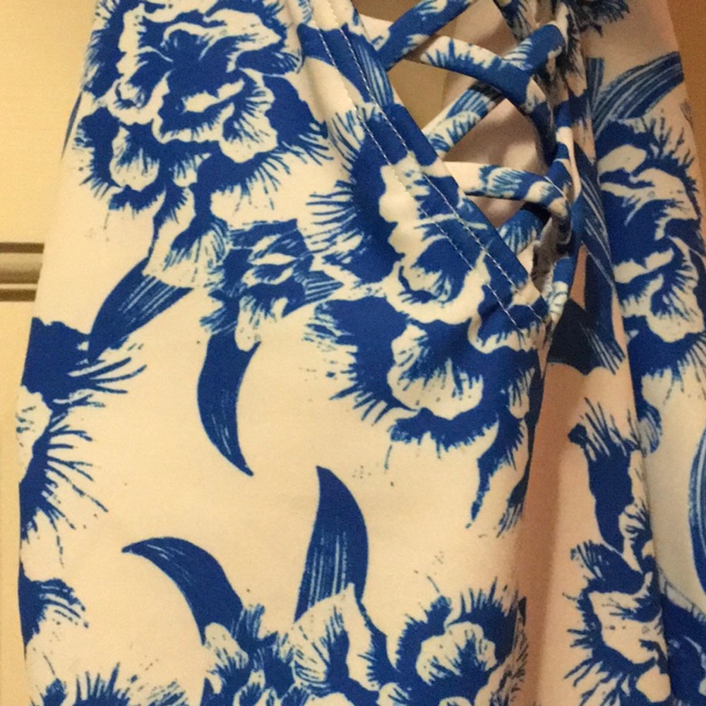 Swimsuit - Picture 2 of 4